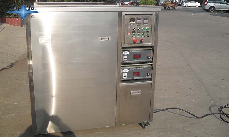 全自動(dòng)超聲波噴淋清洗機(jī)如何將產(chǎn)品清洗干凈的? 全自動(dòng)超聲波噴淋清洗機(jī)如何將產(chǎn)品清洗干凈的?